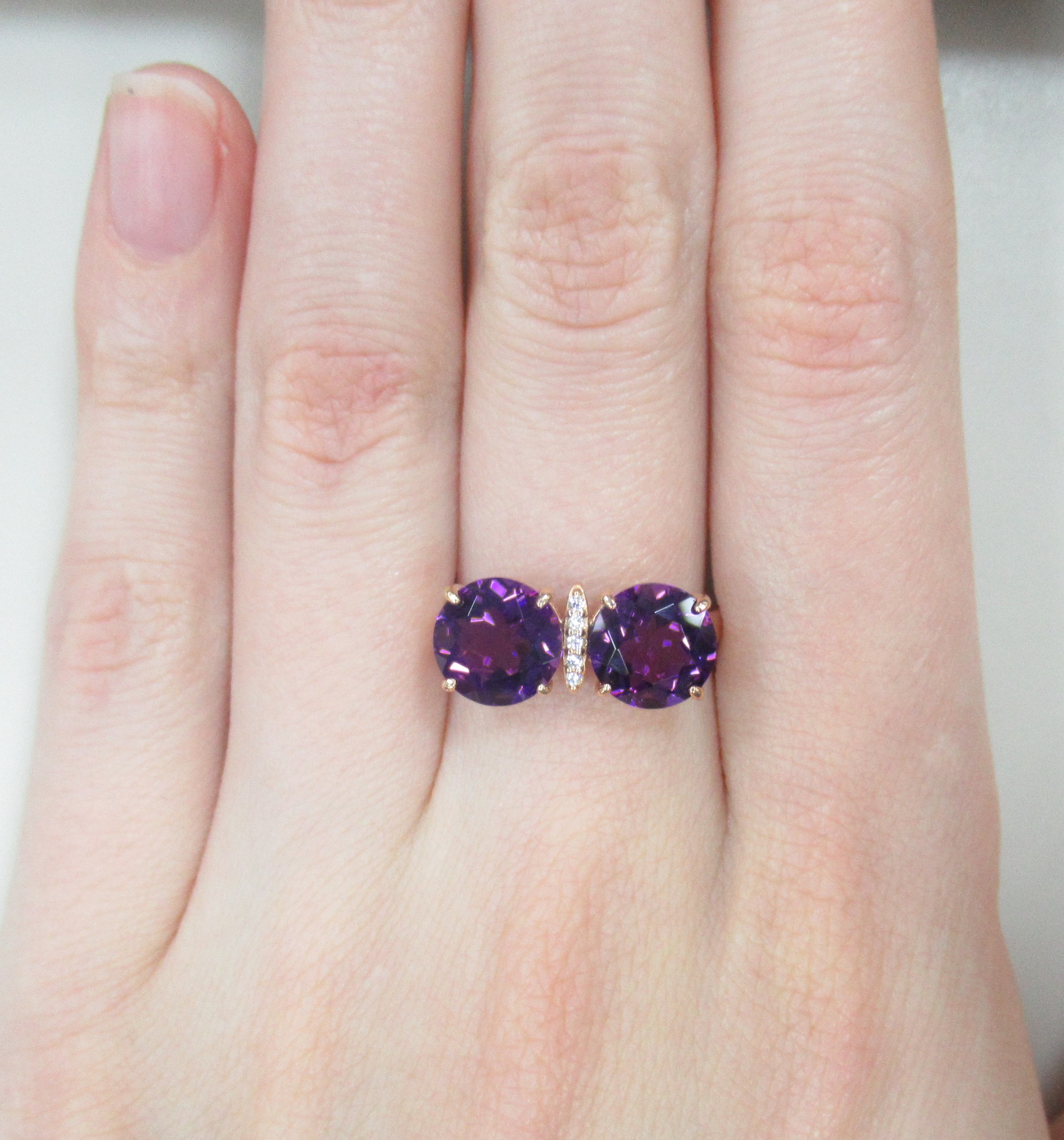 Серебряное кольцо с аметистами